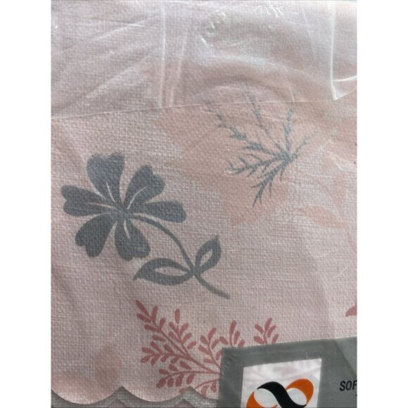 Vintage Soft Flannel Backed Vinyl Table Cloth Pink Scalloped Edges 52 X 52 Rare - Picture 10 of 13